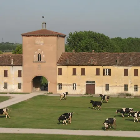 Alloggio per agriturismo Corte Virgiliana *